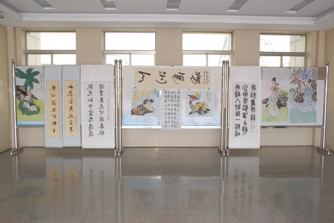 霄云煤矿举办职工书画摄影展