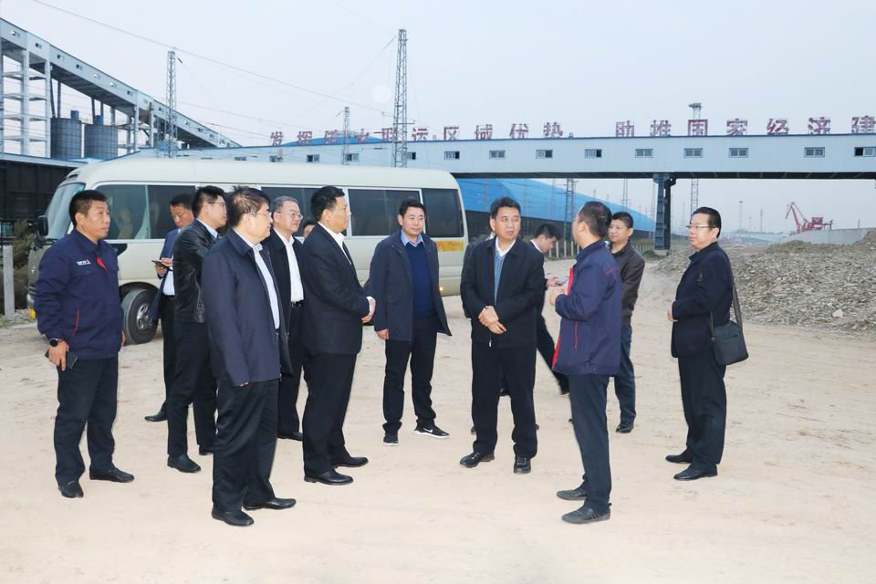 丁永民一行到济矿物流公司参观调研2.jpg