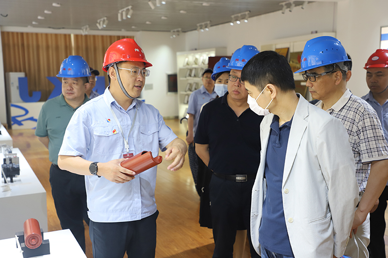 2020-06-17 北京市跨区域产业协作中心主任房晓一行到海纳科技参观指导 (2).JPG