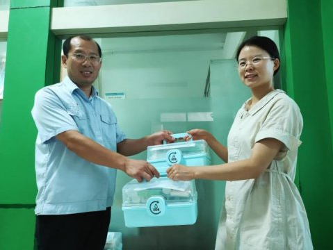 运河煤矿发放“医疗关爱箱”为职工健康保驾护航