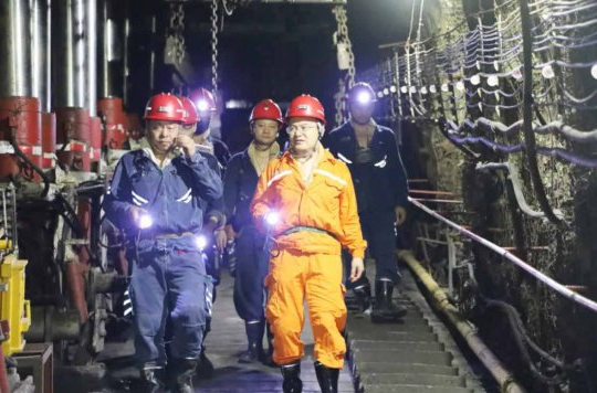 马金平到义桥煤矿指导帮扶安全生产标准化工作