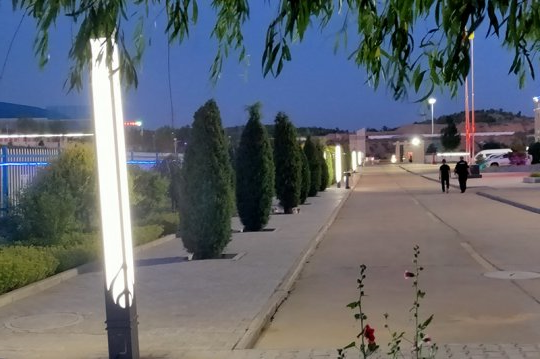 朱家峁煤矿：路灯亮化工程扮靓矿区“颜值”