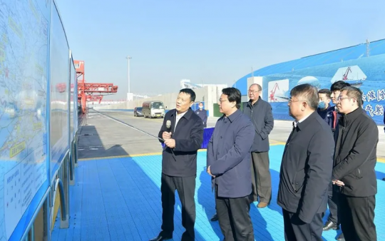 陈成华到梁山港调研指导工作