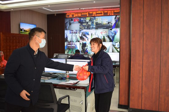 庆元旦 送温暖丨金桥煤矿开展“元旦”送温暖活动