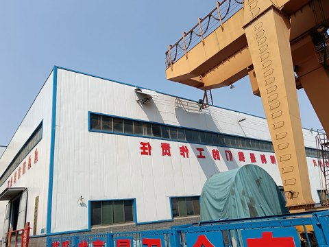 霄云煤矿丨超前谋划 为滑触线瓷座撑上“守护伞”