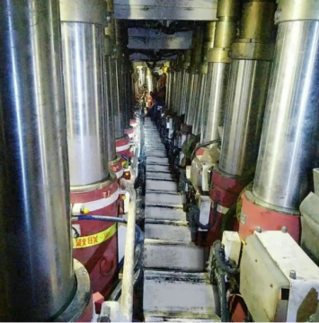 阳城煤电丨液压支架有了行人扶手