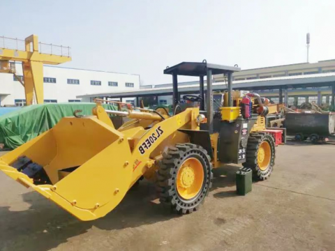 轮式防爆装载机在花园煤矿正式“上岗”